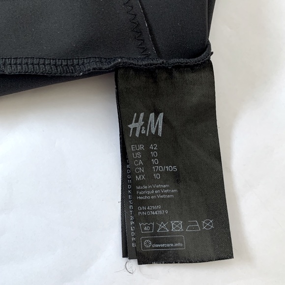 H&M High-waisted Compression Swim Bottom - Picture 2 of 3